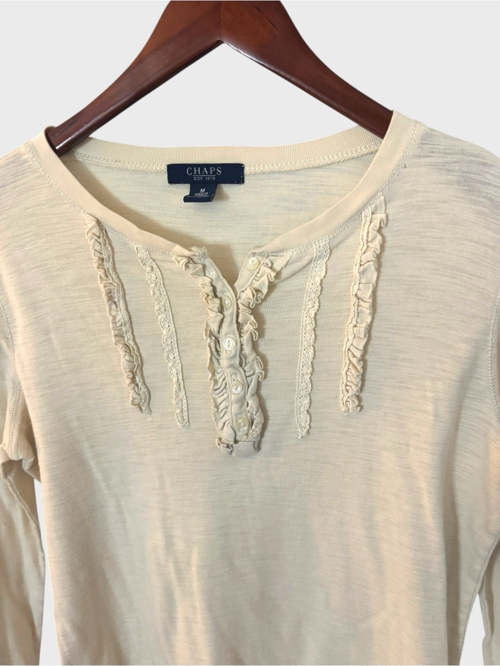 Chaps Cream Ruffle Henley Top 100% Cotton Y2K Size M - Picture 3 of 8